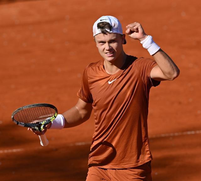 也容纳本土 也容纳本土